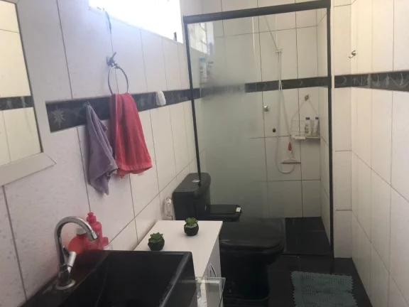 Imagem Apartamento com 2 quartos, sala , cozinha, área de de serviço, banheiro social, 1 vaga de garagem....