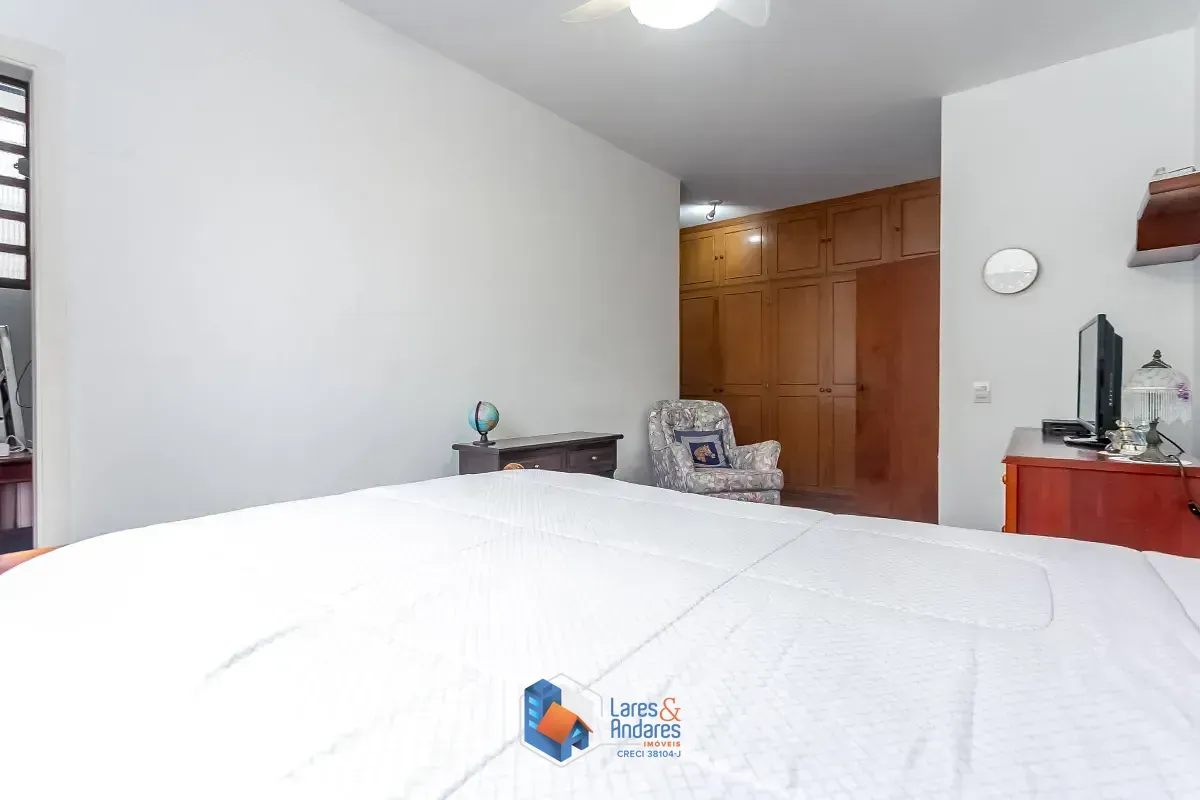 Imagem Casa para venda em Vila Cordeiro com 3 quartos, sendo 2 suítes, 194m²