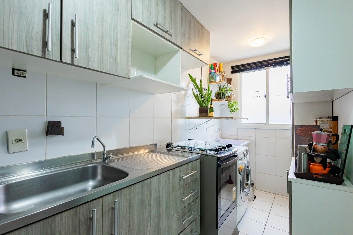 Imagem Apartamento 2 dormitórios, suíte e vaga - 65m² em Vila Ipiranga, Porto Alegre