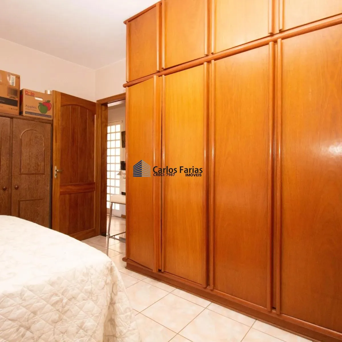 Imagem Casa para Venda em Brasília, Guará II, 5 dormitórios, 1 suíte, 3 banheiros, 2 vagas