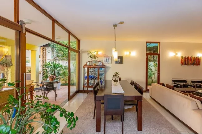 Imagem Casa à venda em Alto de Pinheiros, com 351 m², 4 dormitórios, sendo 2 suítes