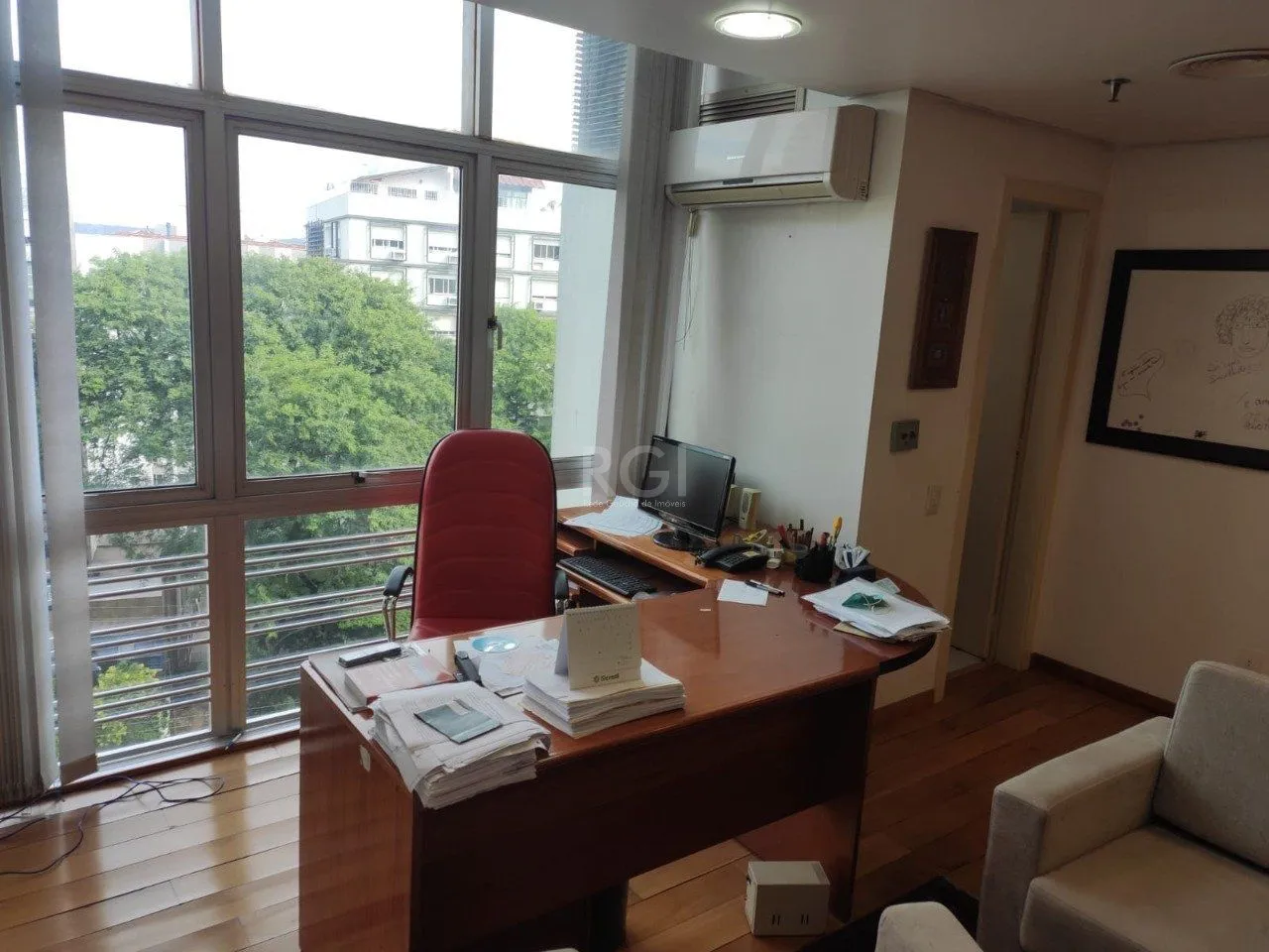 Imagem Conjunto/Sala para Venda - 32.88m², 0 dormitórios, Moinhos de Vento