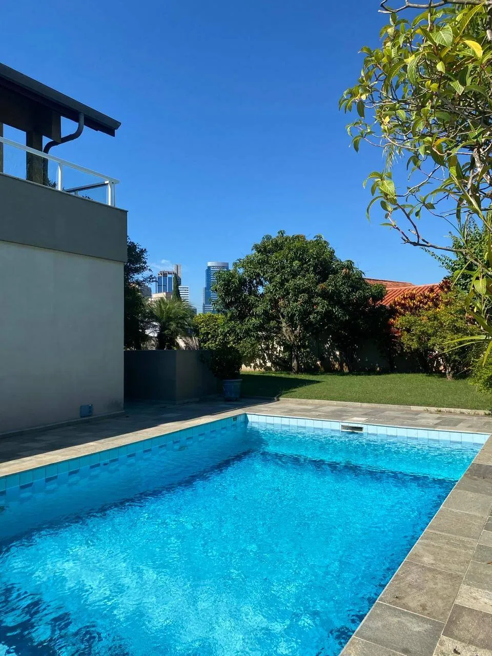 Imagem Luxuosa Casa com 4 Suítes à Venda em Alphaville - Santana de Parnaíba/SP