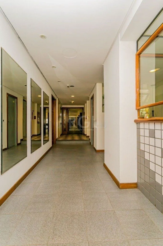 Imagem Apartamento de 77m², Bairro Menino Deus