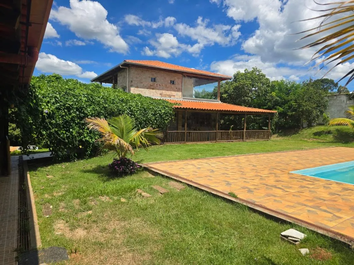 Imagem Vendo excelente sítio em Mateus Leme ,área total de 2.800 m²