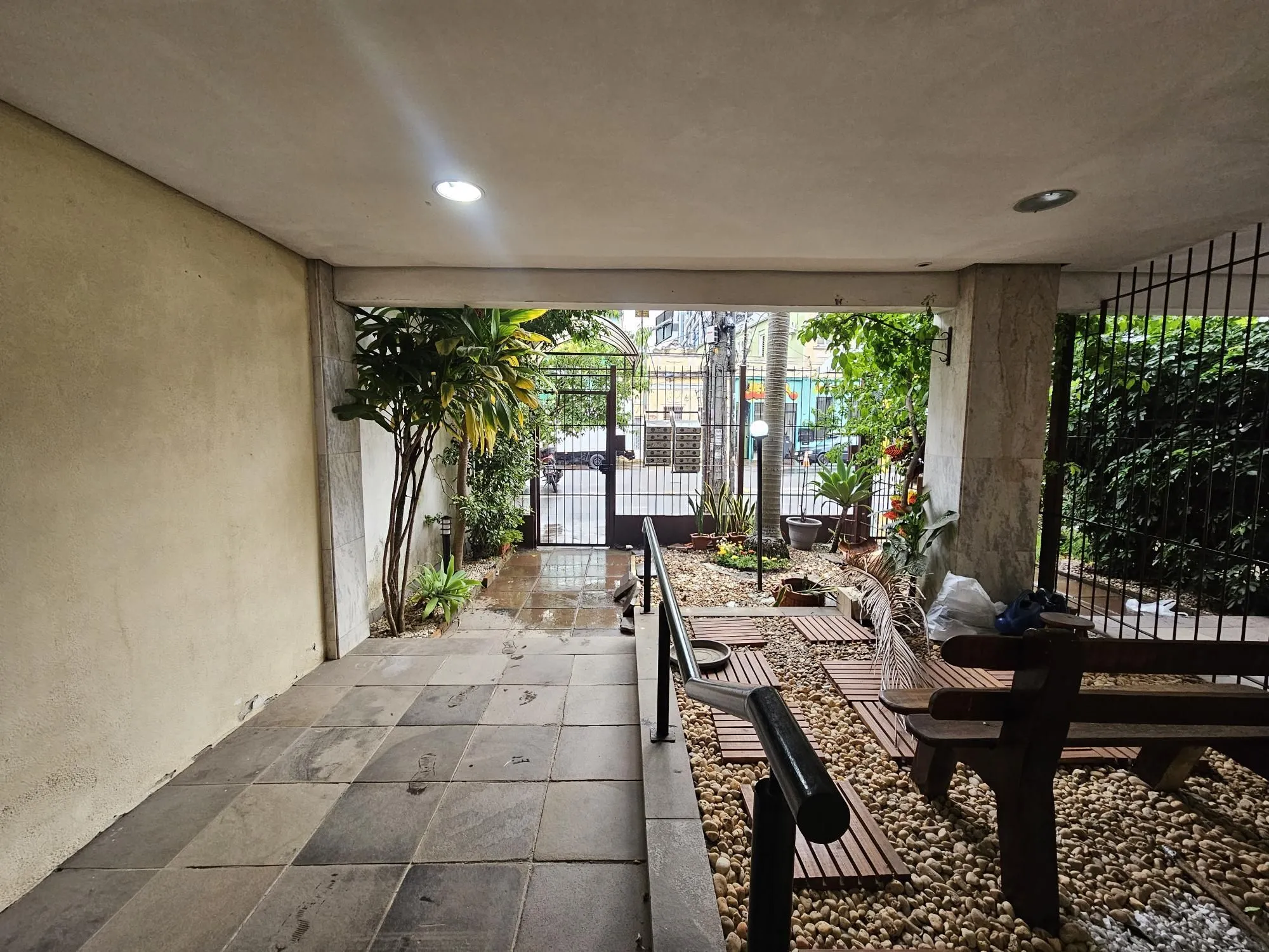 Imagem CIDADE BAIXA COM SACADA E VAGA DE GARAGEM