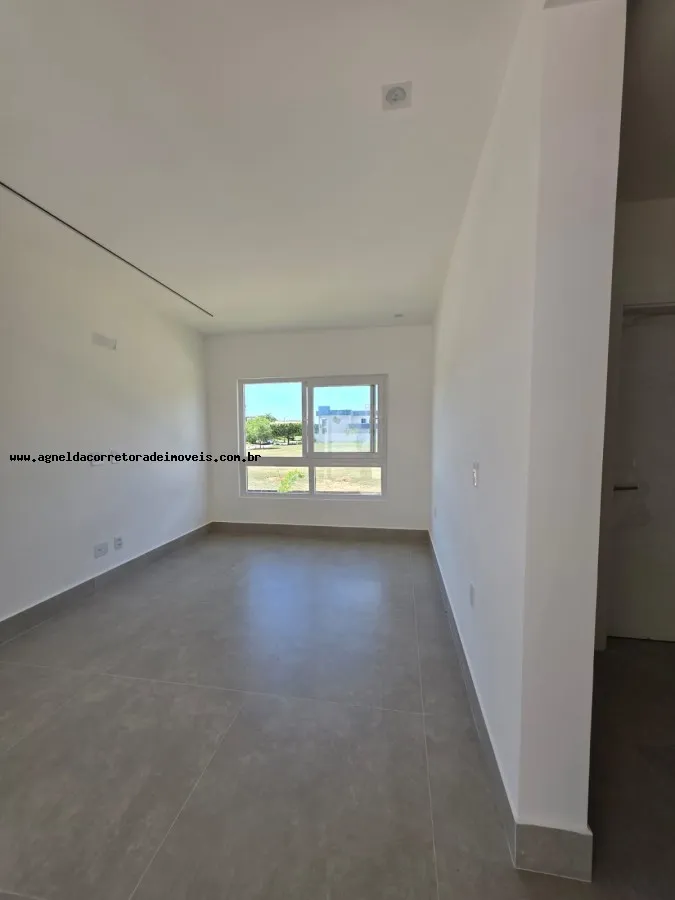 Imagem Casa em Condomínio para Venda em Parnamirim, Pium (Distrito Litoral), 3 dormitórios, 2 suítes, 3 banheiros, 4 vagas
