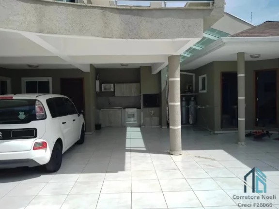 Imagem (ESTUDA PERMUTA) Sobrado 04 quartos sendo uma suíte, 03 vagas no Bacacheri/Jardim Social em Curitiba PR