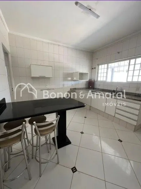 Imagem Casa sobrado, com 3 quartos, 1 suíte, Cidade Universitária - Campinas / SP