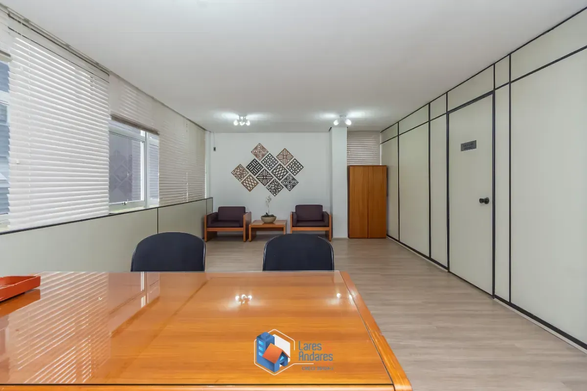 Imagem Conjunto comercial para venda em Cerqueira César, 82m²
