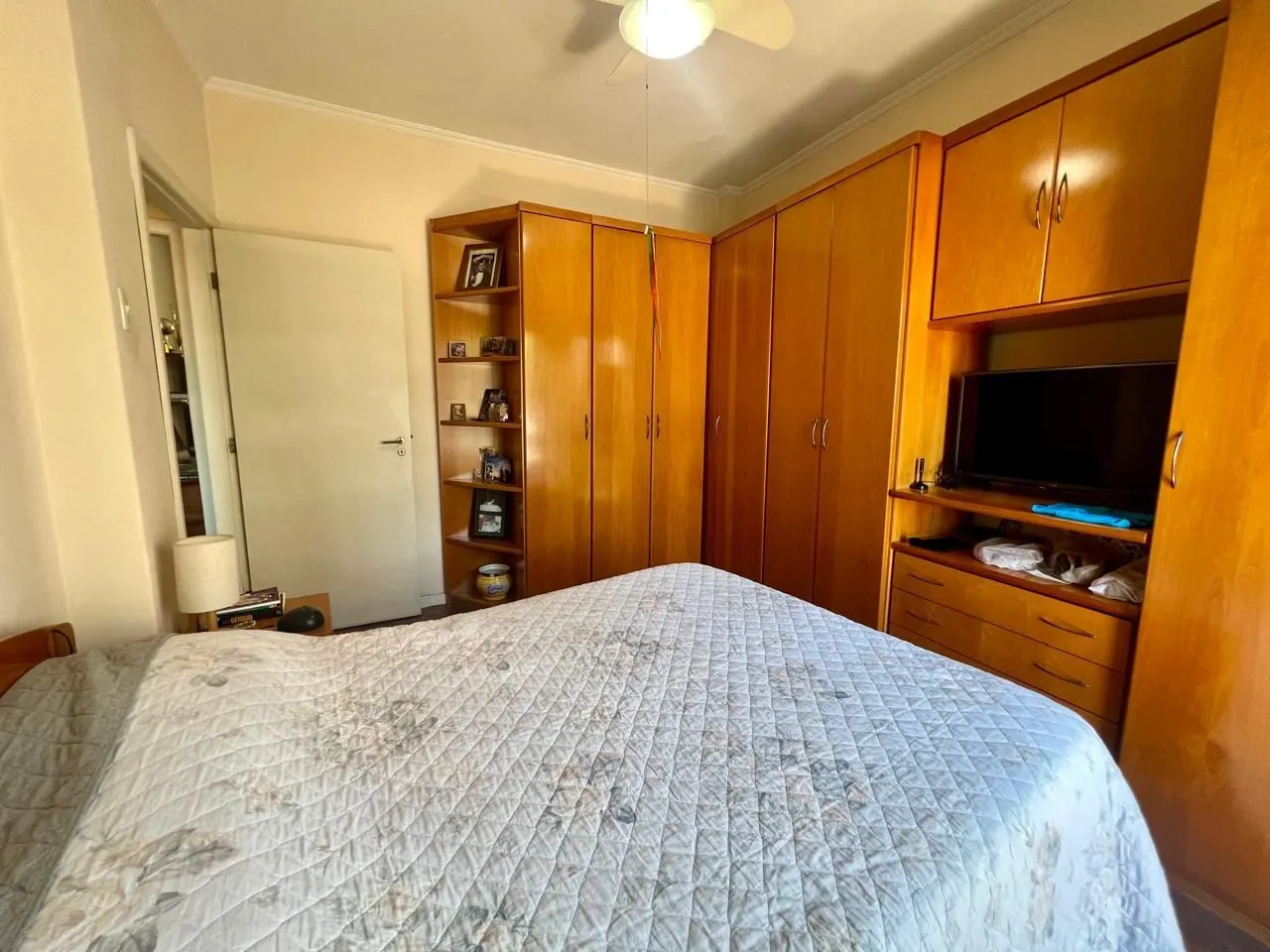 Imagem Apartamento 3 dormitórios com 80m2 no bairro Floresta.