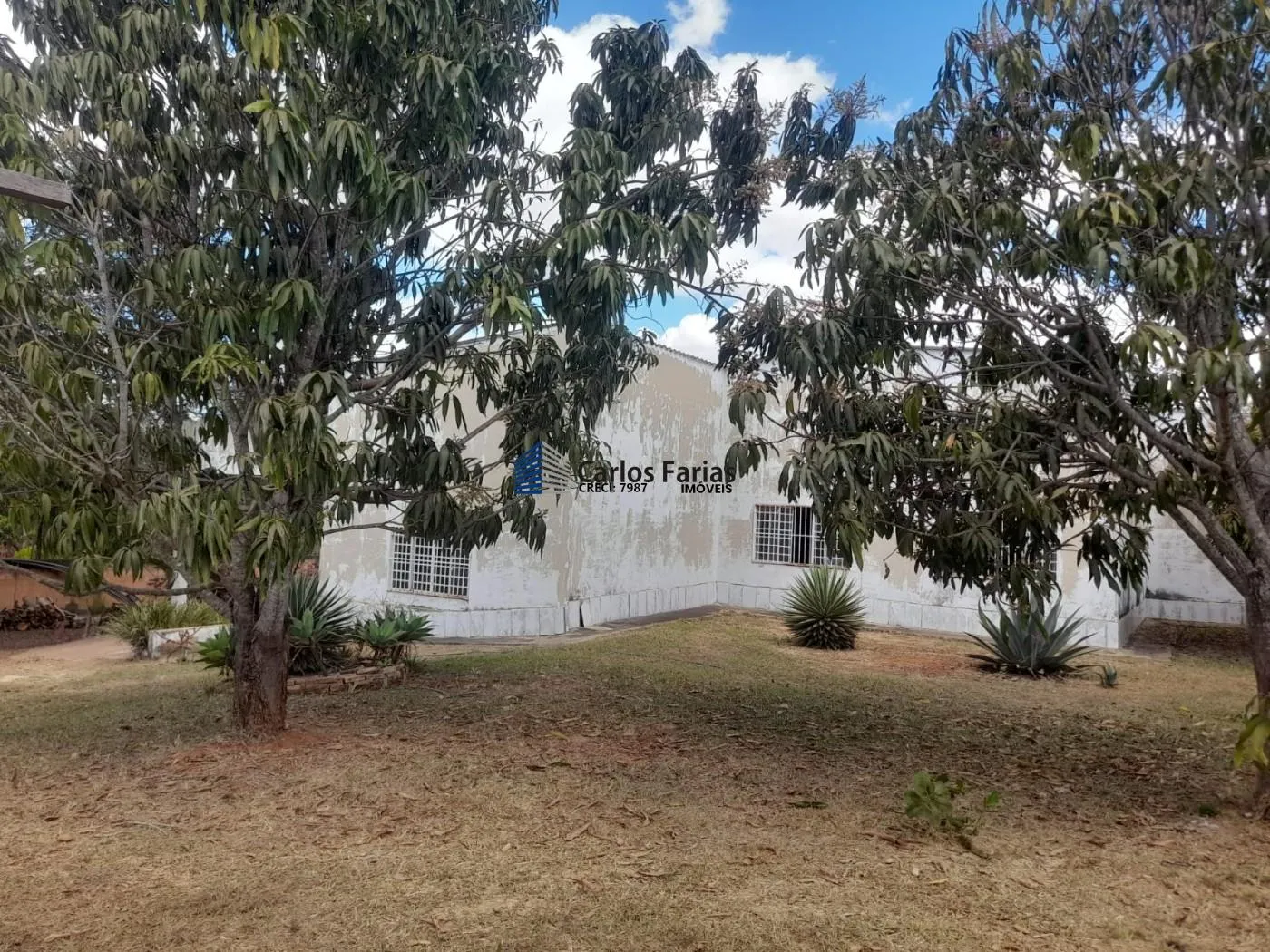 Imagem Chácara para Venda em Cidade Ocidental, Quintas Itapuã, 4 dormitórios, 2 suítes, 4 banheiros, 5 vagas