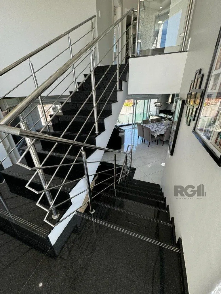 Imagem Casa de altíssimo padrão na zona norte de Porto Alegre.