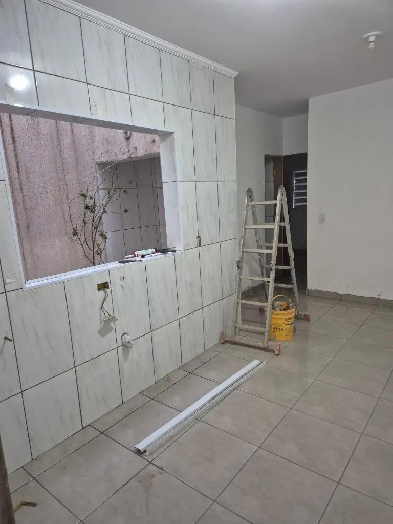 Imagem Aluguel de Apartamento em Santo André-SP, Cidade São Jorge - 2 quartos, 1 banheiro, 1 vaga, 45m² de área.