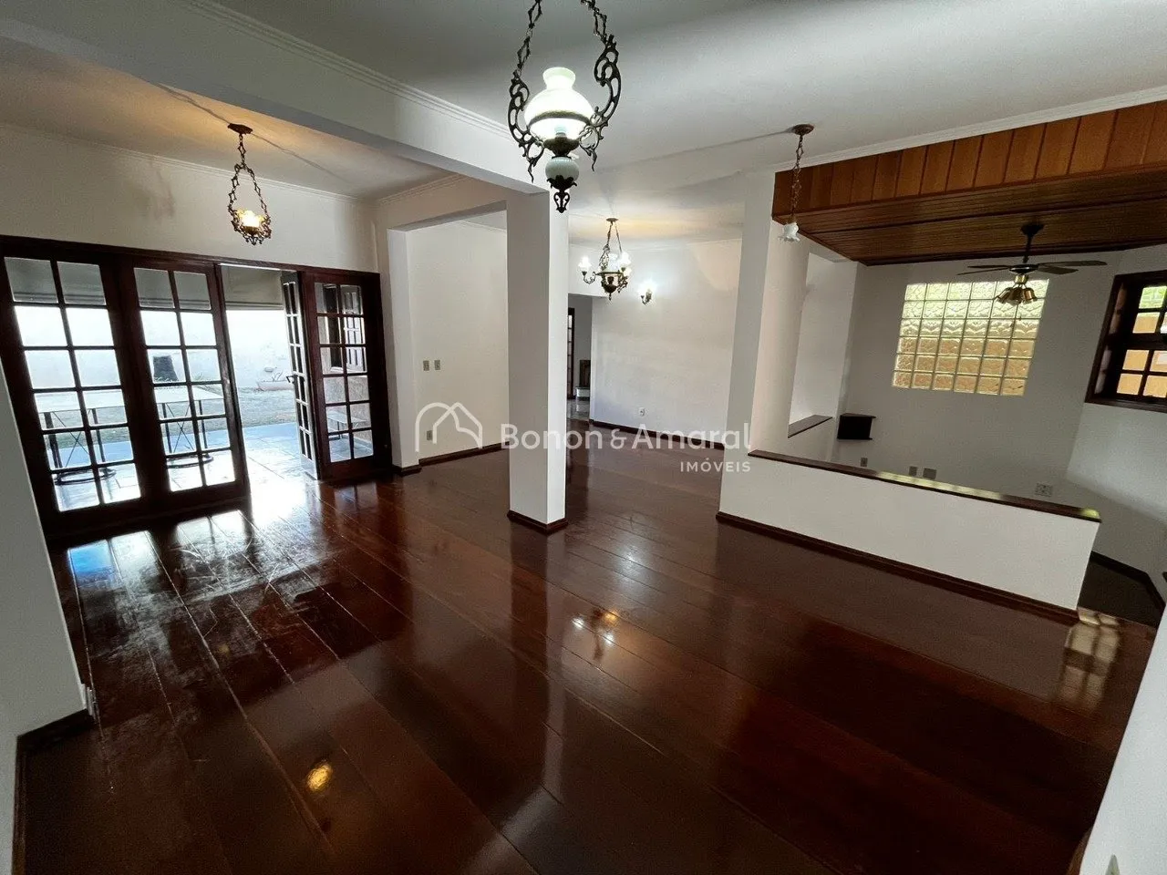 Imagem Casa à venda com 600 m² e 5 quartos no condomínio Notre Dame - Campinas/SP