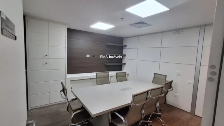 Imagem Conjunto Comercial Mobiliado com 182m² e 8 vagas no Jardim Paulistano.