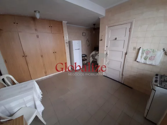 Imagem Casa com 3 dormitórios e 2 vagas à venda no Macuco em Santos R$ 900.000,00