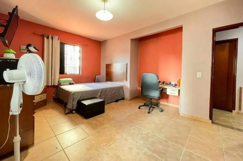 Imagem Casa Alto da Lapa - 163M², 3 Dorms, 1 Suíte, 6 Vagas, Churrasqueira.