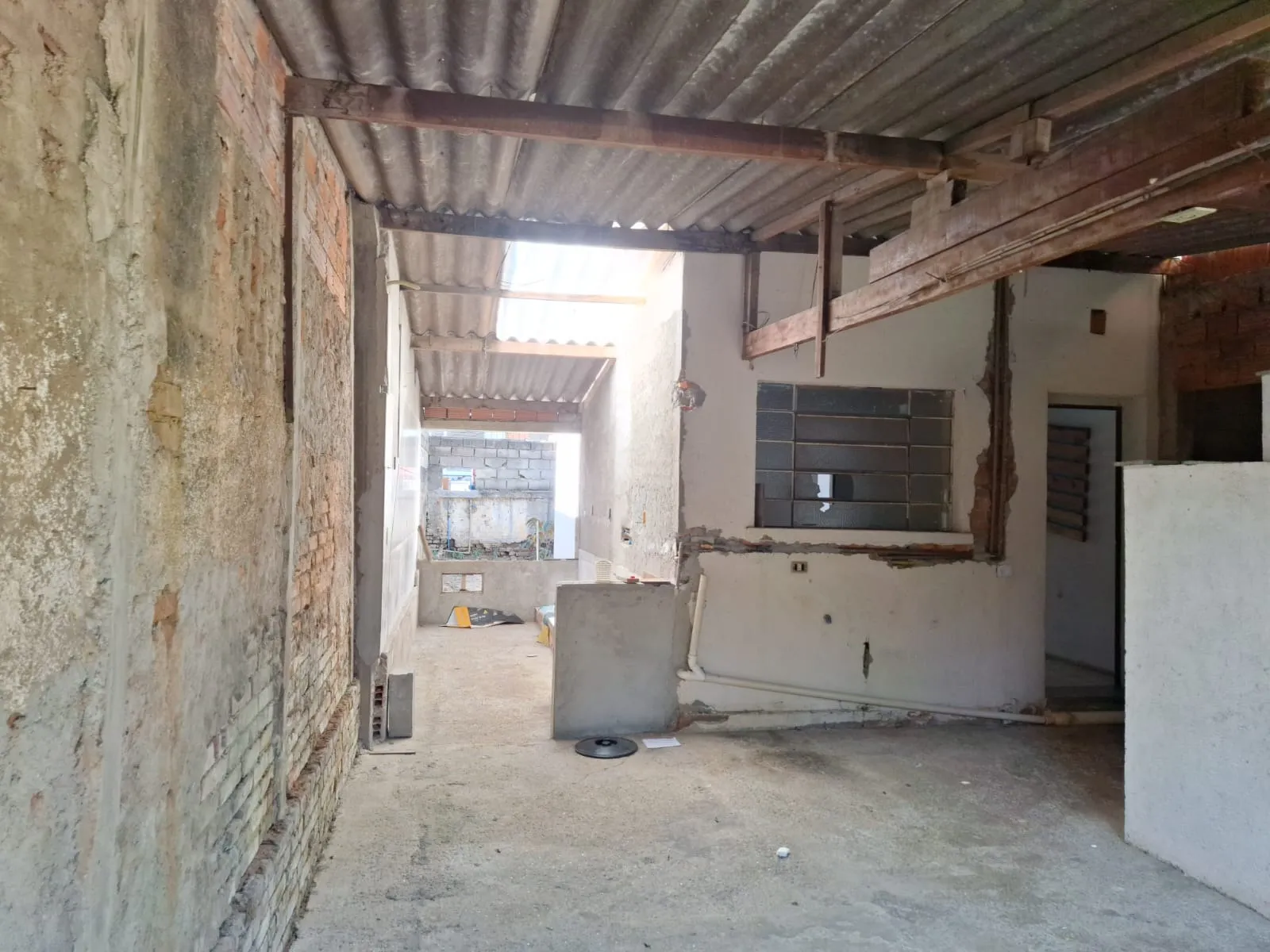 Imagem Casa à Venda no Jardim Novo Eldorado | 300 m² de Terreno | 2 Quartos e Galpão