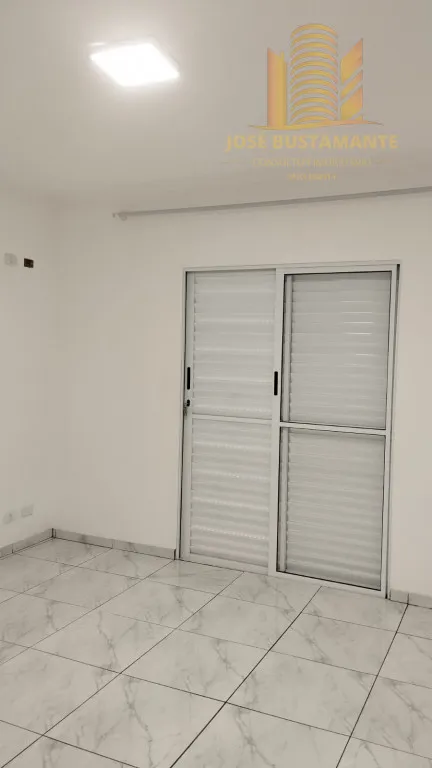 Imagem Sobrado 132m² com Churrasqueira e Varanda - Vila Nair