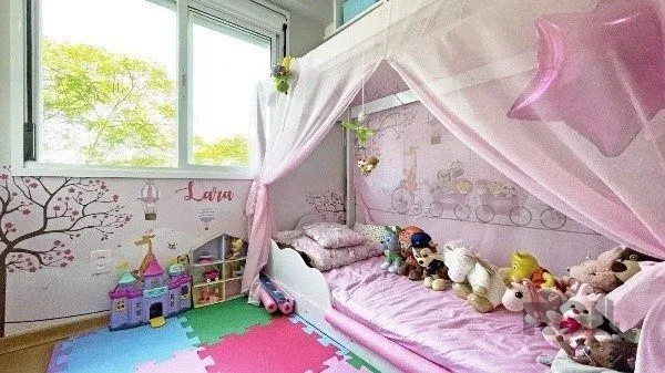 Imagem Apartamento de 2 dormitórios, 1 suíte e 1 vaga de garagem coberta e escriturada no bairro Floresta