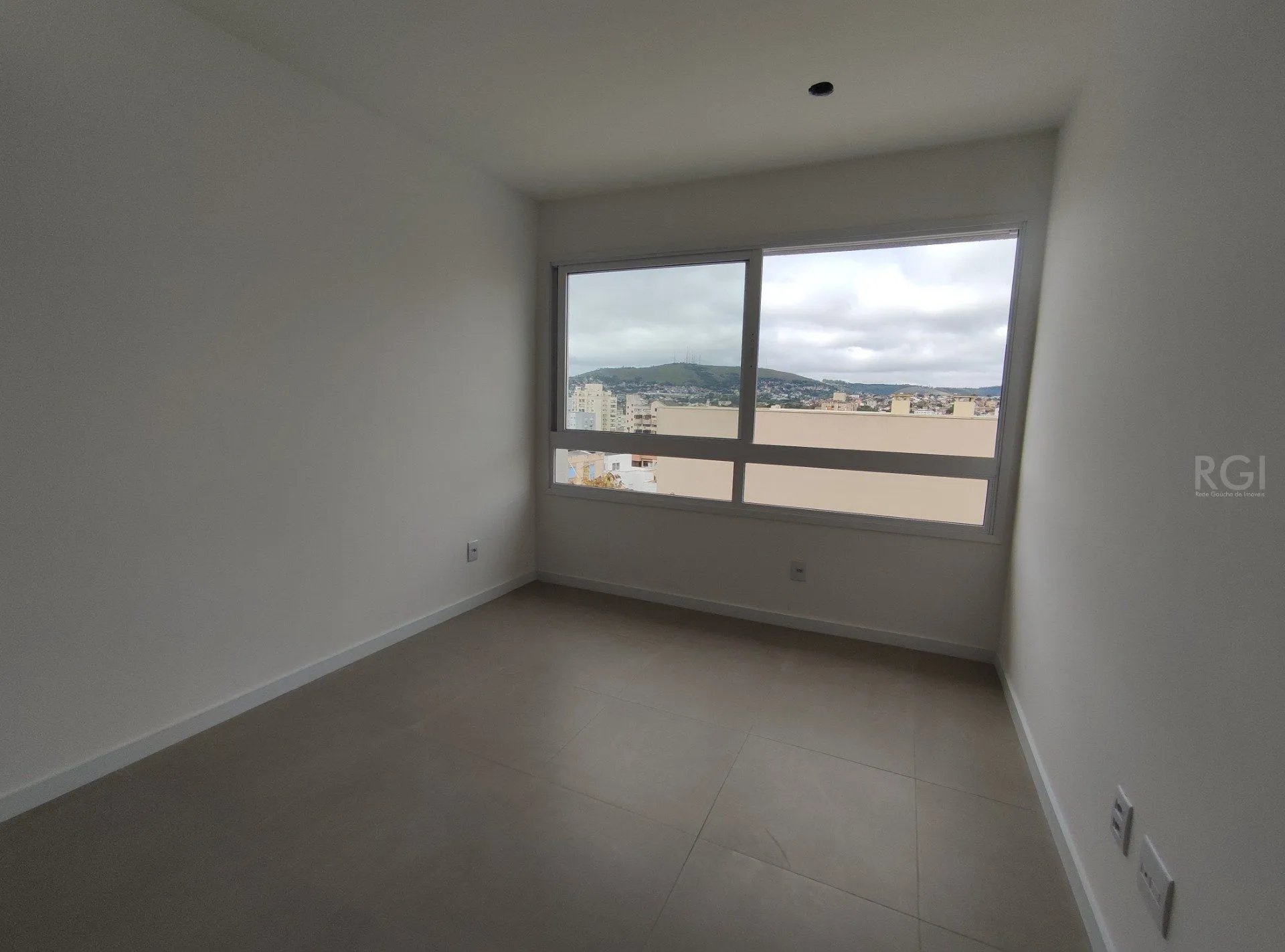 Imagem Duplex para Venda - 83.08m², 2 dormitórios, sendo 2 suites, 2 vagas - Petrópolis
