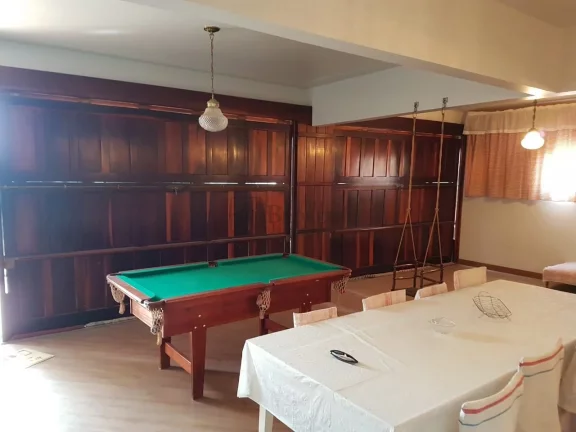 Imagem Casa com 7 dormitórios no centro de Balneário Camboriú.