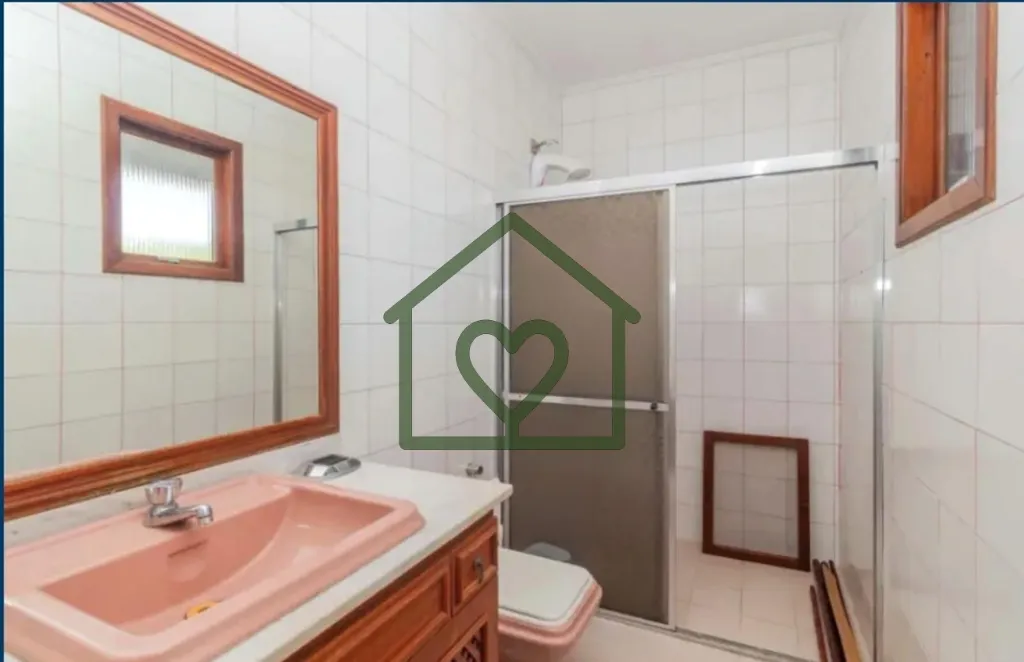 Imagem Para quem busca uma casa espaçosa, com estrutura de construção muito sólida e excelente distribu...