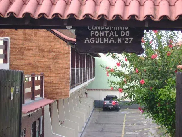 Imagem Casa em Condomínio para Venda em Cabo Frio / RJ no bairro Peró