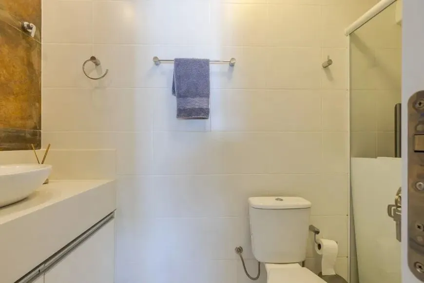 Imagem Casa semimobiliada, com churrasqueira, 3 suítes e 2 vagas no Jardim Itu Sabará