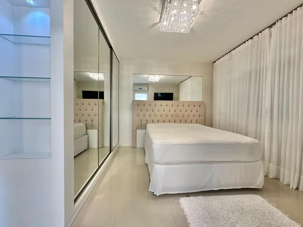 Imagem Apartamento 4 Dormitórios - Bairro Navegantes