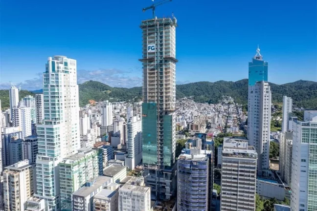 Imagem Apartamento FRENTE MAR com 4 suítes à venda em Balneário Camboriú/SC