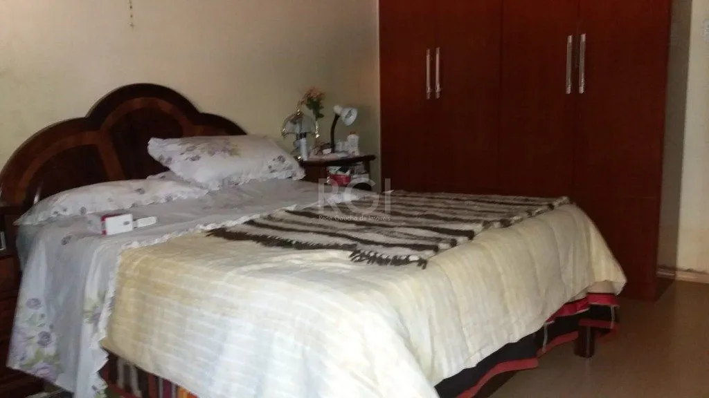 Imagem Casa para Venda - 142m², 3 dormitórios, sendo 1 suites, Partenon