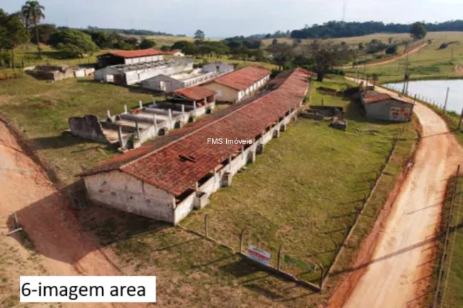 Imagem Oportunidade única: Sítio à venda em Itu-SP, bairro Jardim Paraíso II, com 16.600m² de área!