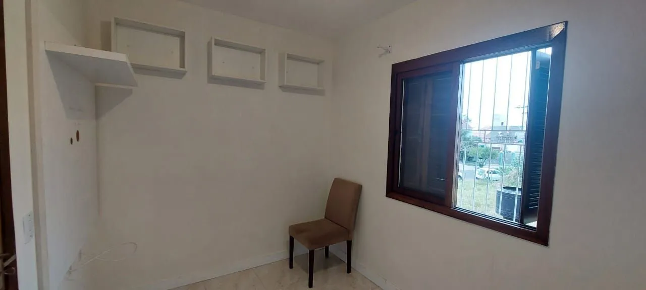 Imagem Boletto Imóveis vende casa em Canoas , 2 dormitórios, 1 banheiro, 1 lavabo, garagem para 2 carros, com móveis fixos em MDF, em fino acabamento.