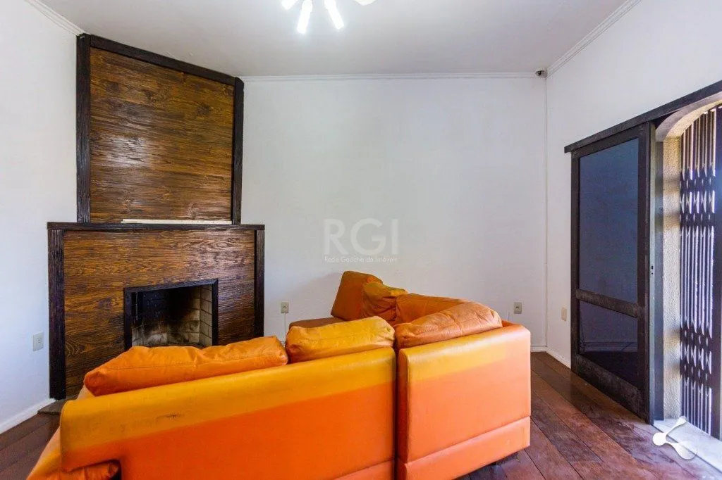 Imagem Casa para Venda - 500m², 3 dormitórios, sendo 3 suites, 4 vagas - Vila Ipiranga