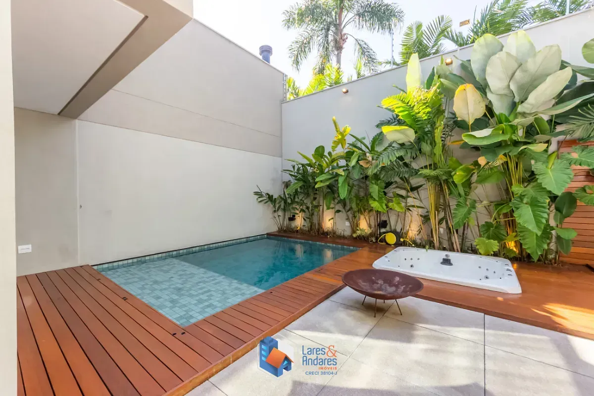 Imagem Casa no condomínio CONDOMINIO LAZULI para venda com 3 quartos, sendo 3 suítes, 404m²