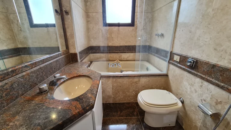 Imagem Lindo apartamento à venda, 150m², com 3 dormitórios, sendo 2 suítes, 3 vagas e depósito privativo.
