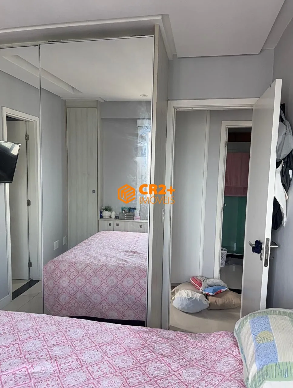 Imagem Vendo apartamento 03 quartos, 02 suites, 70m2, 01 vaga de garagem em Boa Viagem.