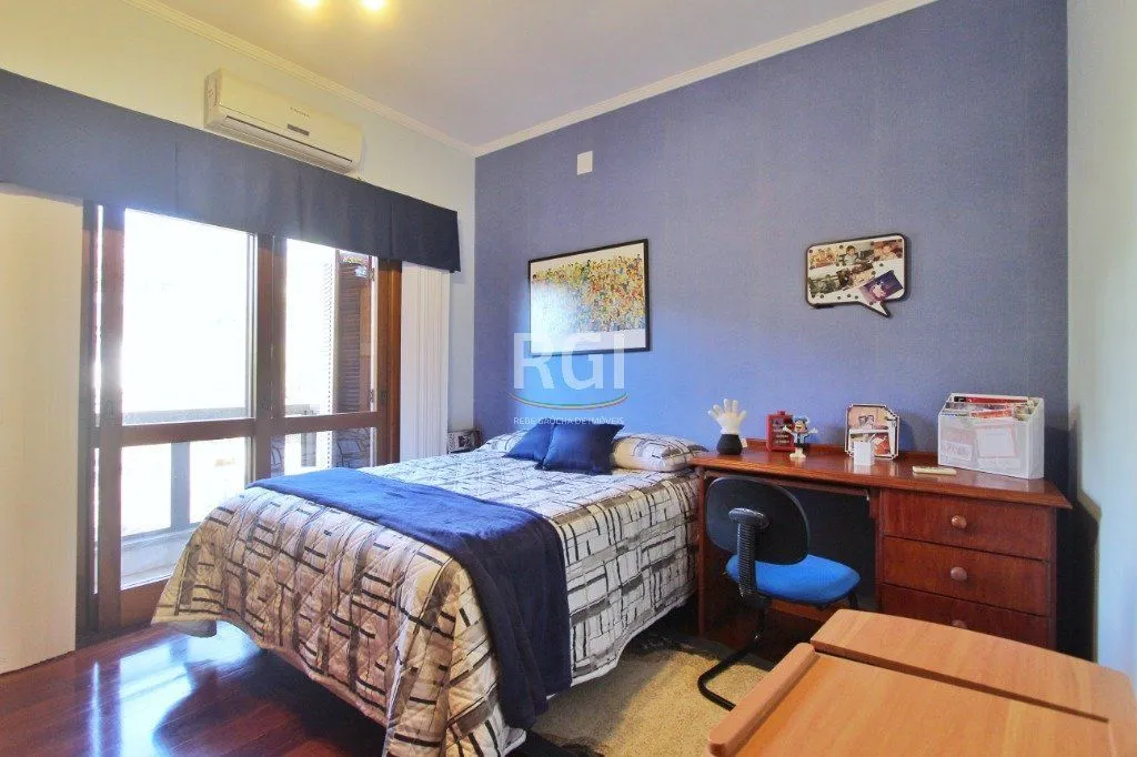 Imagem Casa para Venda - 250m², 3 dormitórios, sendo 1 suites, Teresópolis