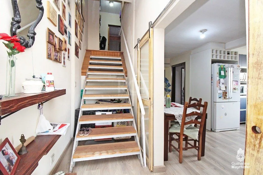 Imagem Casa para Venda - 220m², 2 dormitórios, sendo 2 suites, 3 vagas - Teresópolis