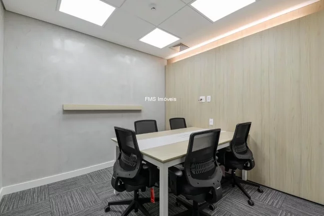 Imagem Conjunto Comercial mobiliado na Vila Olímpia - Locação! Espaço de 260m² e 6 vagas de garagem em São Paulo-SP.