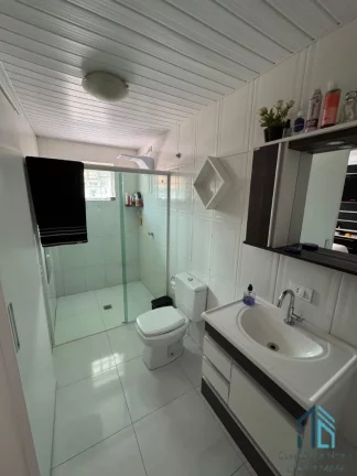 Imagem Casa a venda em condomínio 03 quartos c/suíte, 03 vagas Bairro Guarujá em Colombo -PR