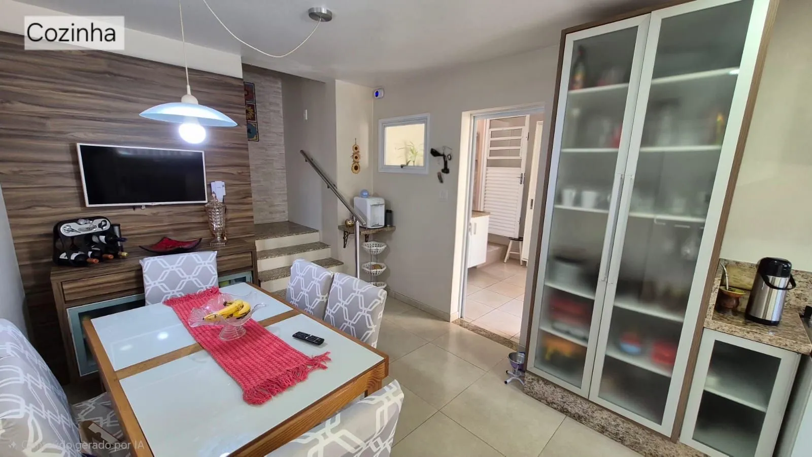 Imagem Excelente casa de 4 dormitórios, 1 suíte e 2 vagas em Novo Hamburgo.