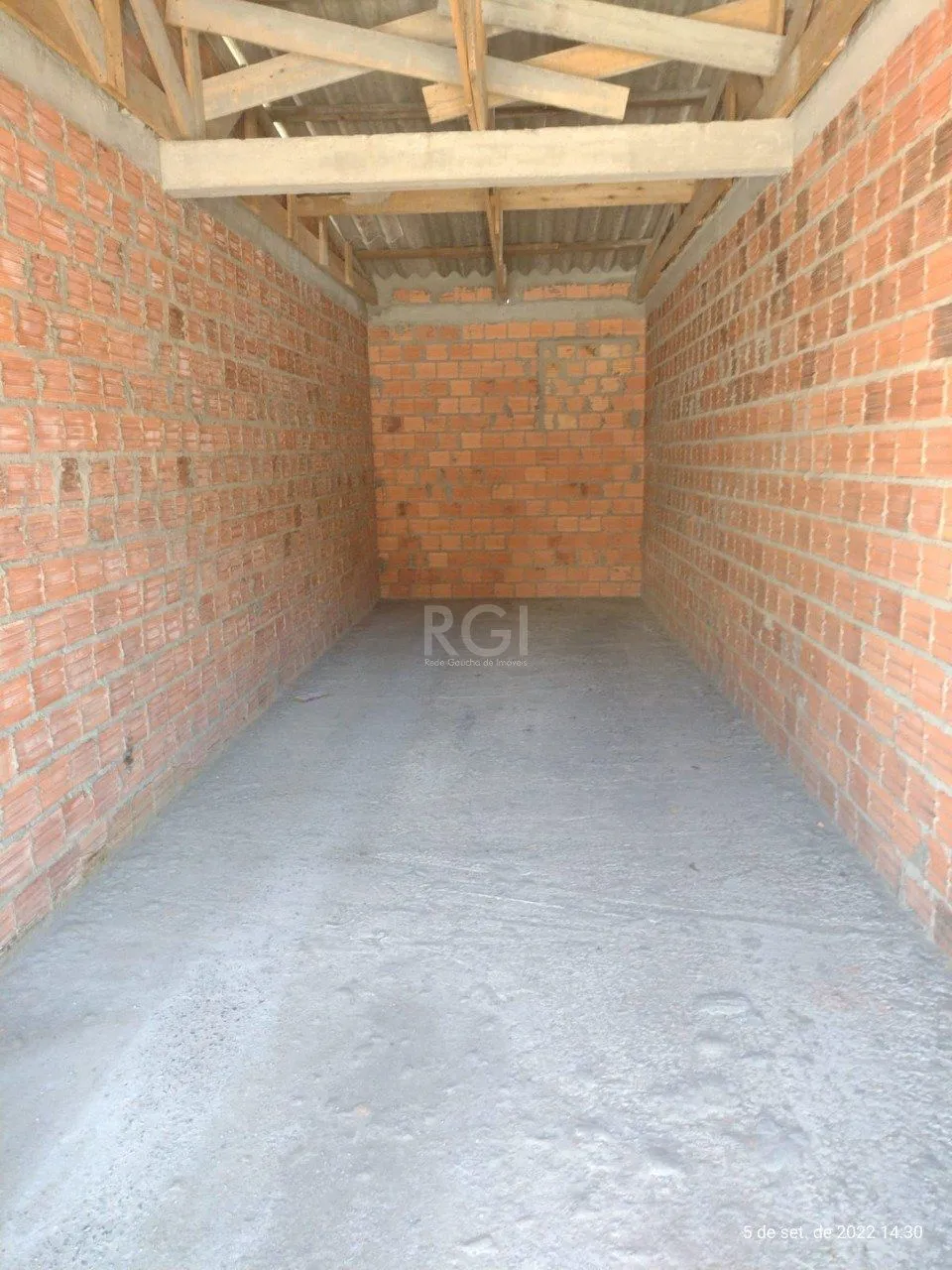Imagem Casa para Venda - 220m², 2 dormitórios, 1 suite, 2 vagas - Cavalhada, Poa
