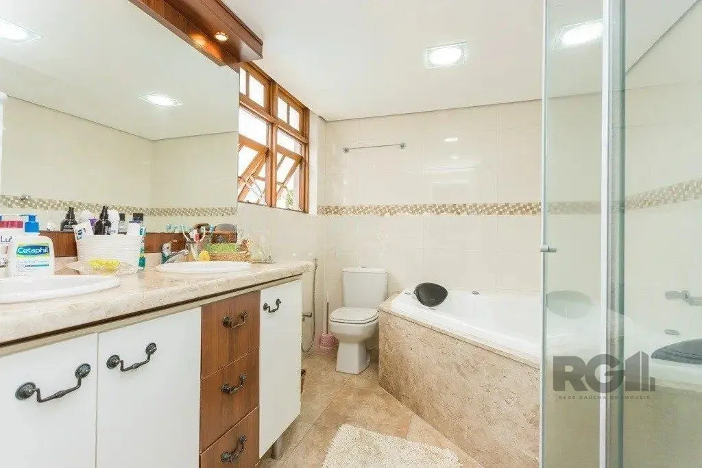 Imagem Casa com 3 dormitórios no bairro Jardim Lindóia