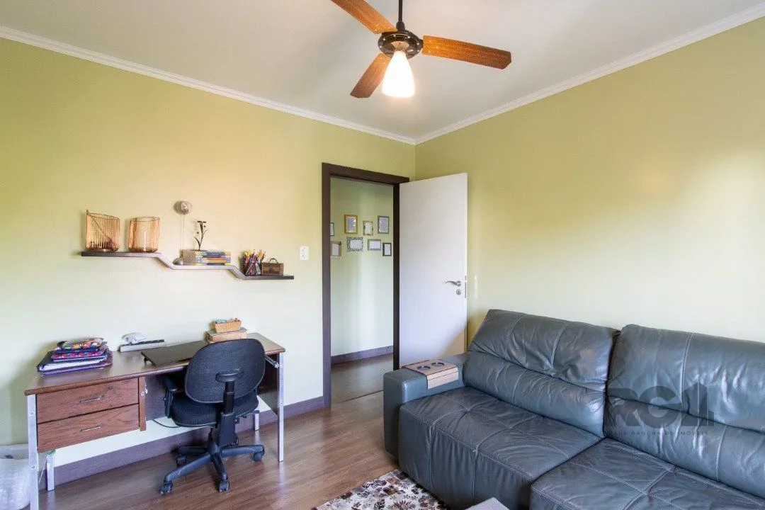 Imagem Apartamento reformado de 124m² privativos- 3 dormitórios sendo 1 suíte no bairro Medianeira