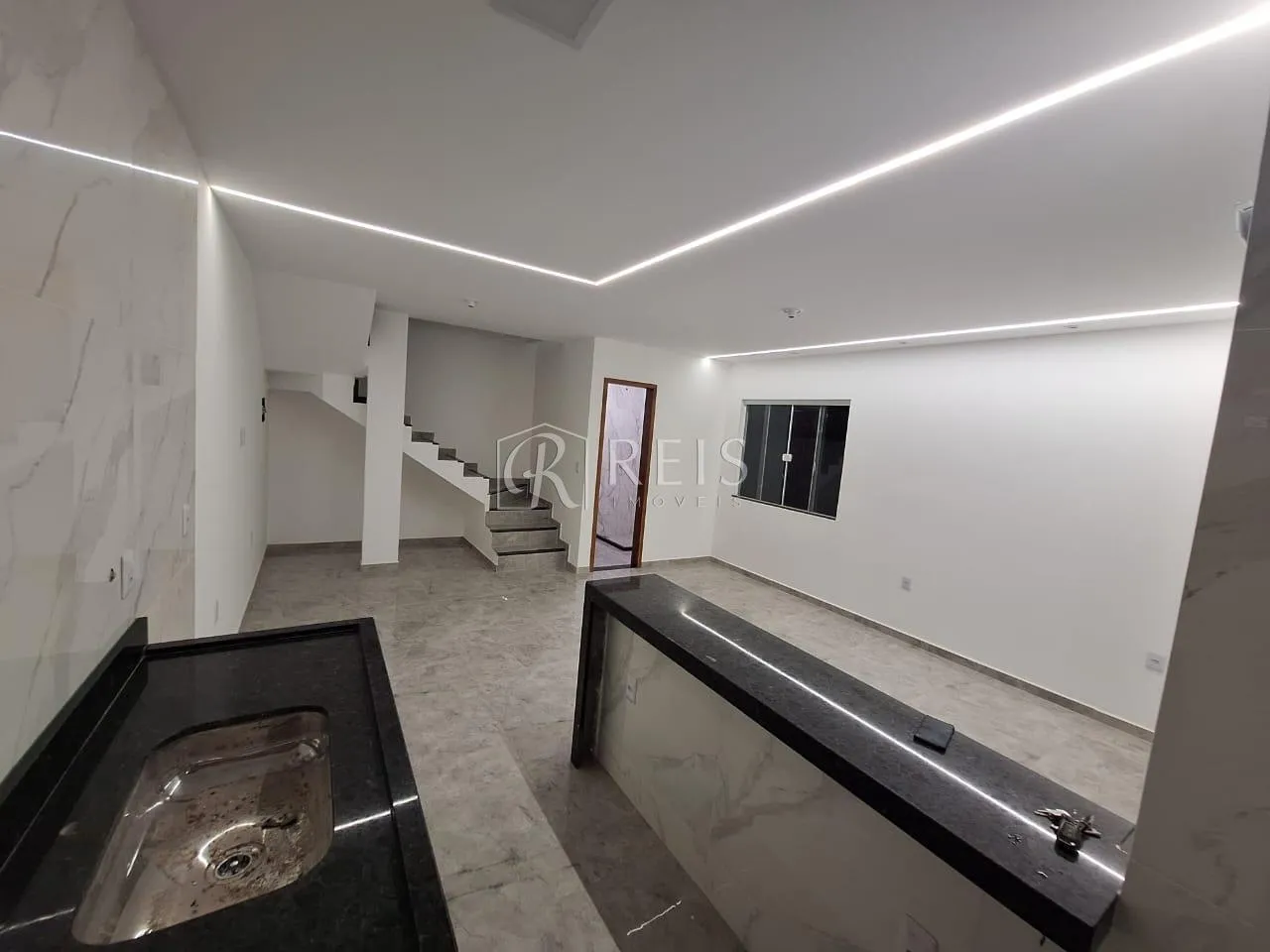 Imagem Casa para Venda em Rio das Ostras, Enseada das Gaivotas, 2 dormitórios, 2 suítes, 3 banheiros, 1 vaga