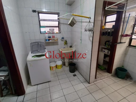 Imagem Casa Duplex com 4 suítes e uma delas com hidro-massagem, Piscina, Churrasqueira, Salão de Festas no Campo Grande em Santos (SP) por R$.1.500.000,00 !