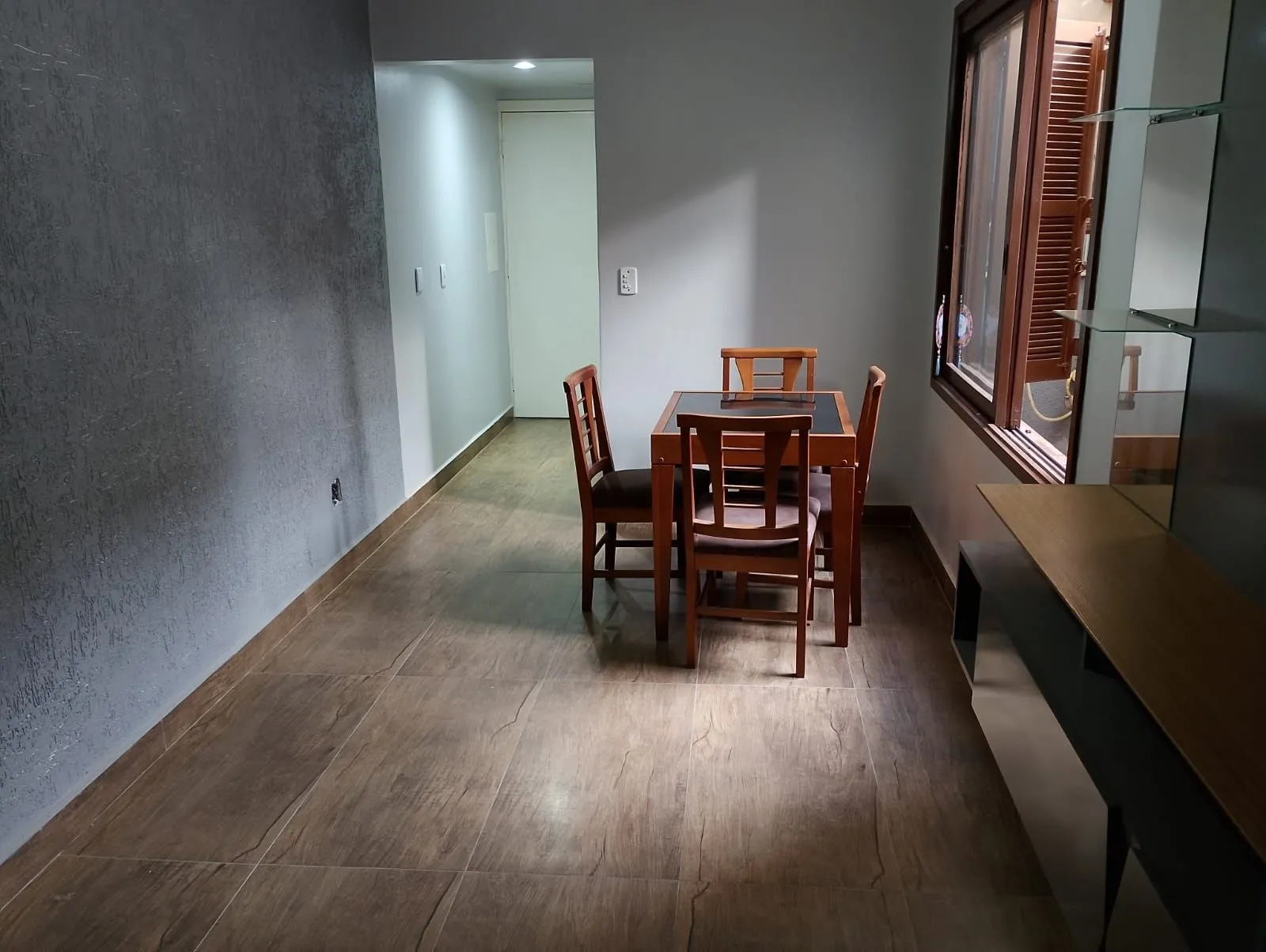 Imagem Apartamento Térreo, 02 dormitórios, 60,59m2 área privativa, quiosque com churrasqueira, Menino Deus